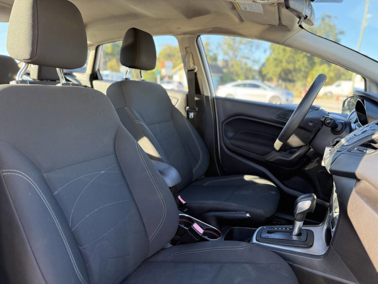 Used 2017 Ford Fiesta SE image 24