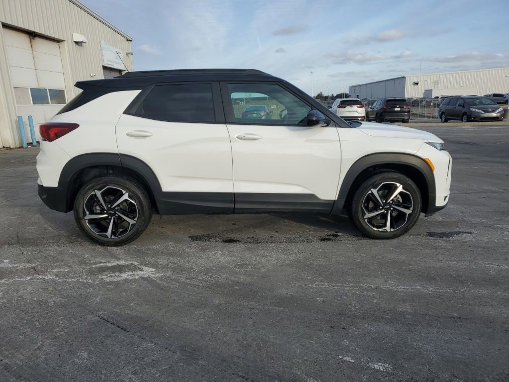 Used 2023 Chevrolet TrailBlazer RS w/ Sun and Liftgate Package image 8