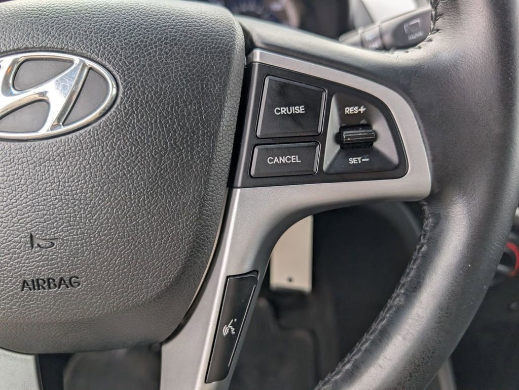 Used 2013 Hyundai Accent SE image 26