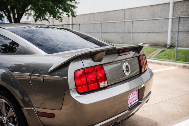 Used 2005 Ford Mustang GT Premium RWD image 30