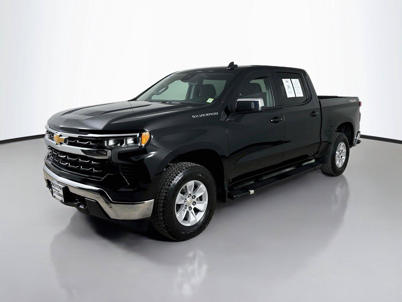 Used 2023 Chevrolet Silverado 1500 LT AWD/4WD image 8
