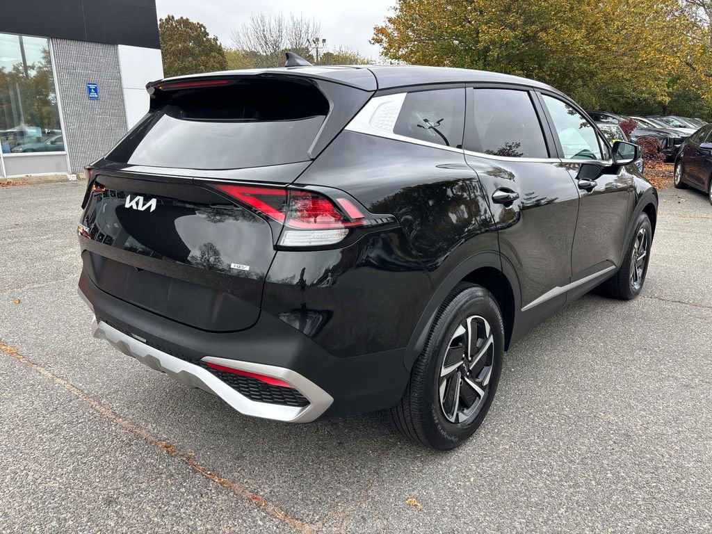 Used 2024 Kia Sportage LX image 3