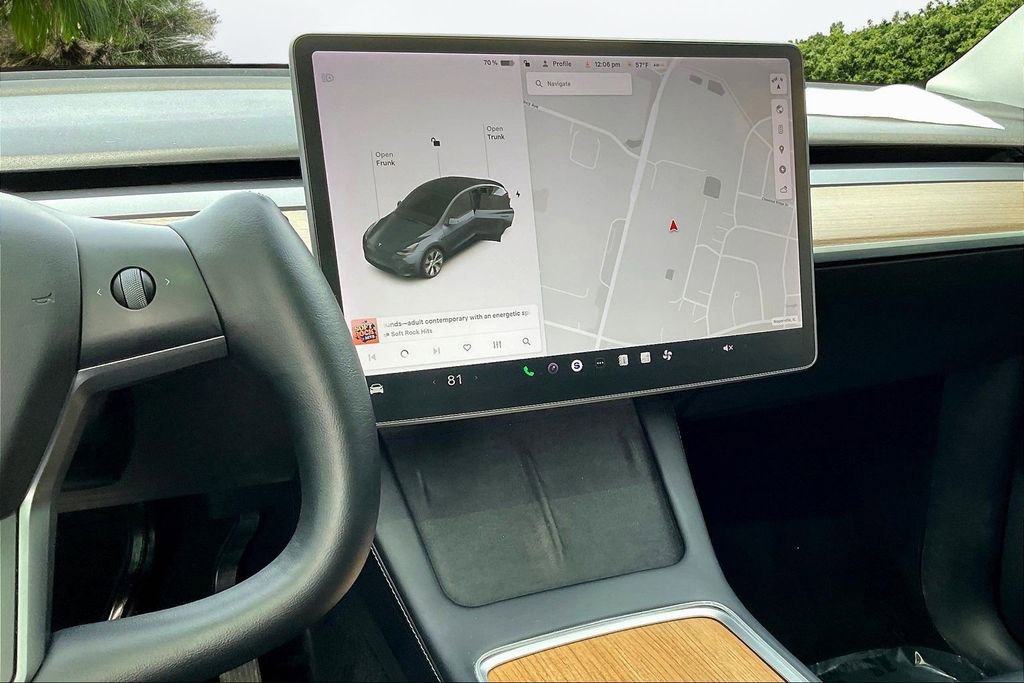 Used 2021 Tesla Model Y Long Range image 9