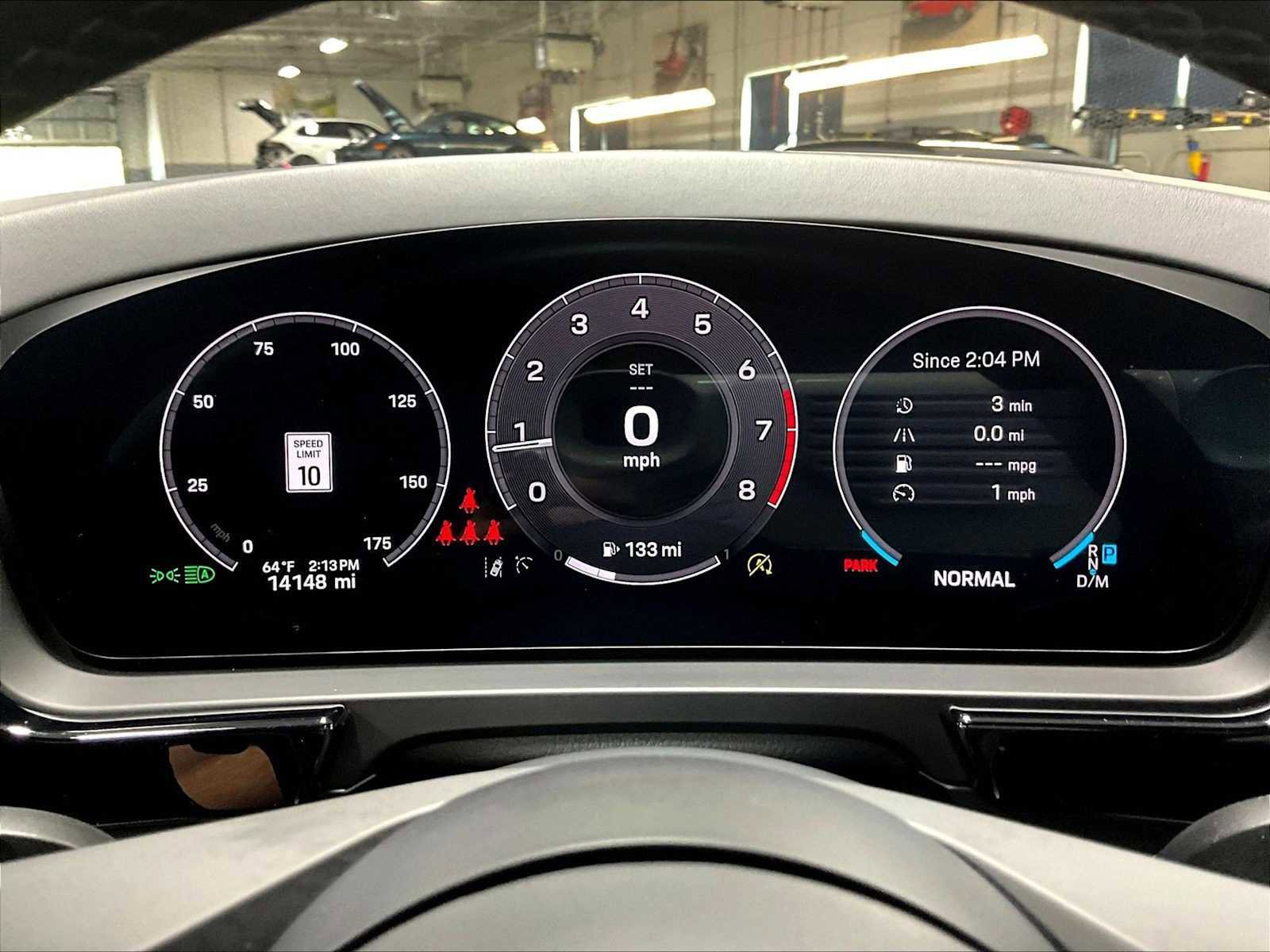 Used 2025 Porsche Cayenne image 23