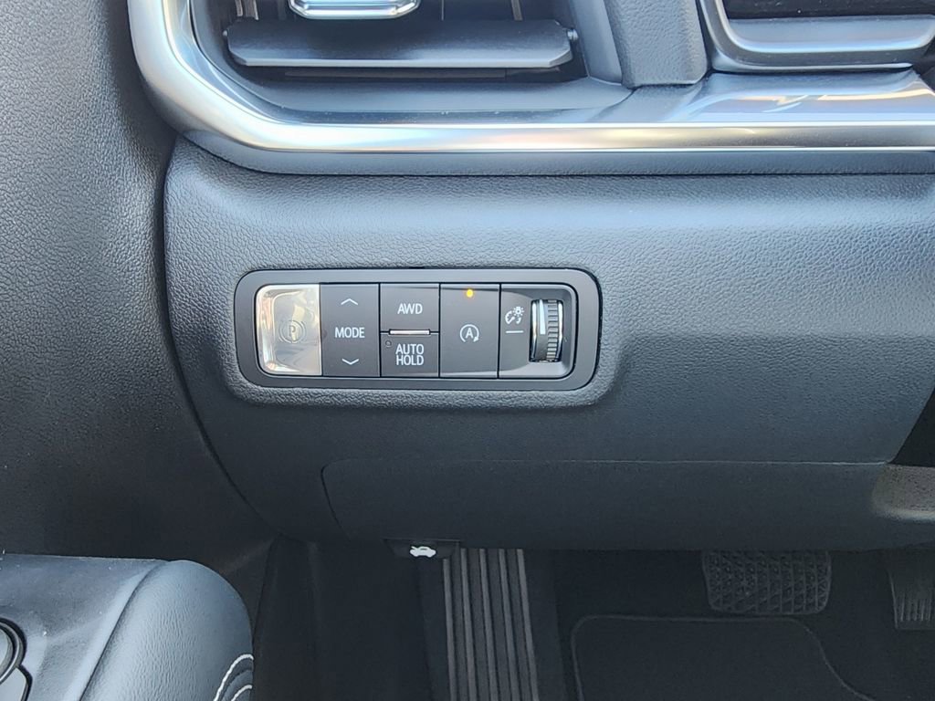 New 2026 GMC Terrain Elevation w/ Elevation Premium Package AWD/4WD image 17