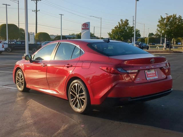 Used 2025 Toyota Camry XLE image 9