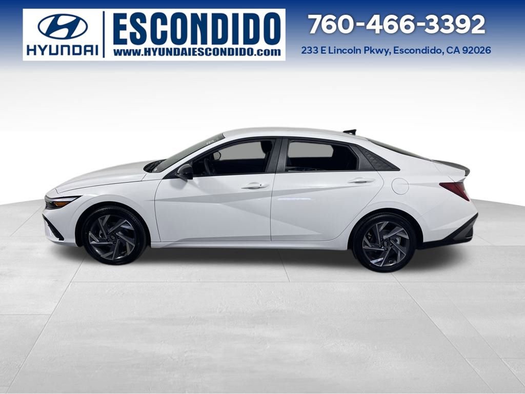 New 2025 Hyundai Elantra SEL image 2