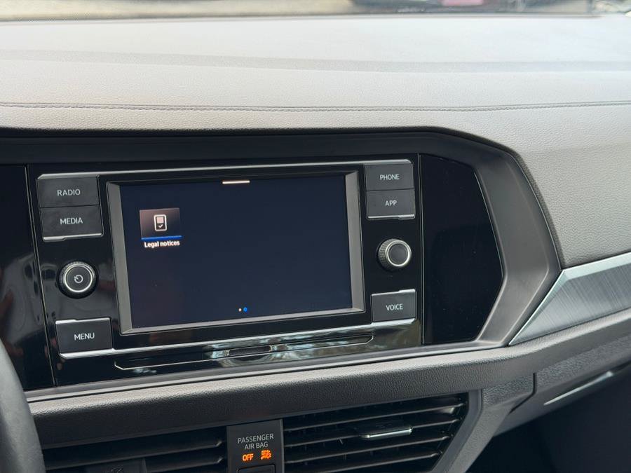 Used 2024 Volkswagen Jetta SE FWD image 28