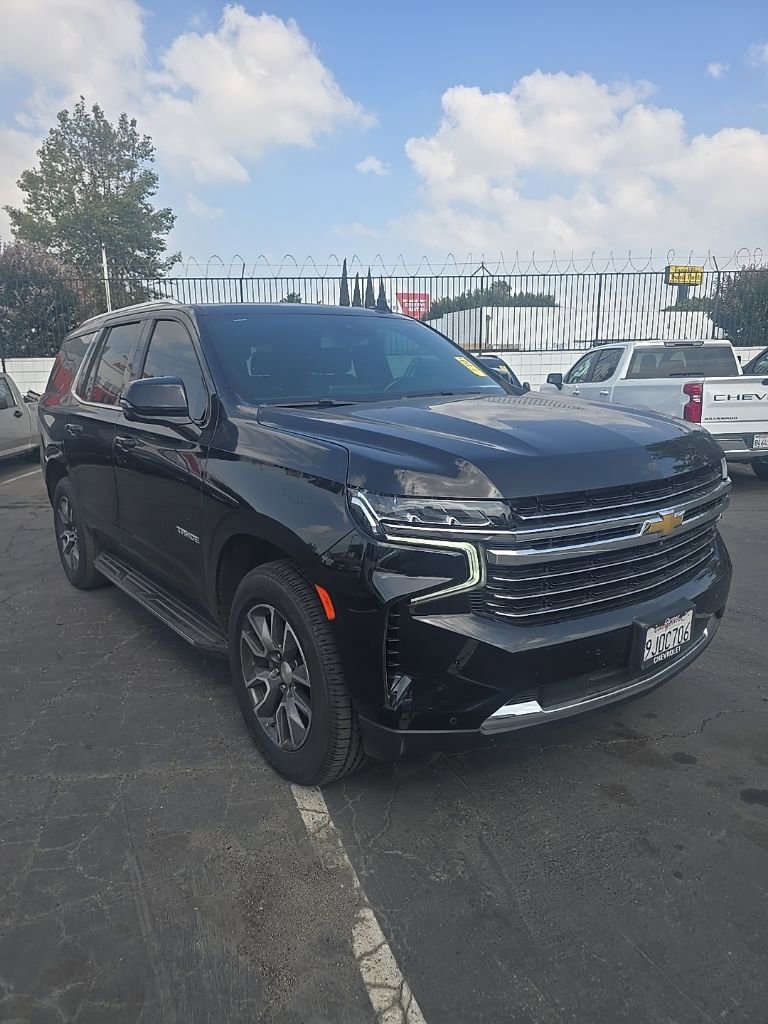 Used 2023 Chevrolet Tahoe LT w/ Luxury Package RWD image 2