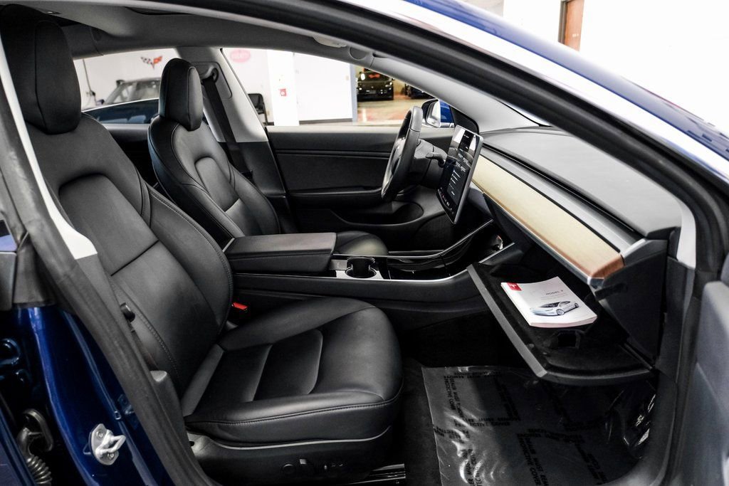 Used 2018 Tesla Model 3 Long Range image 31