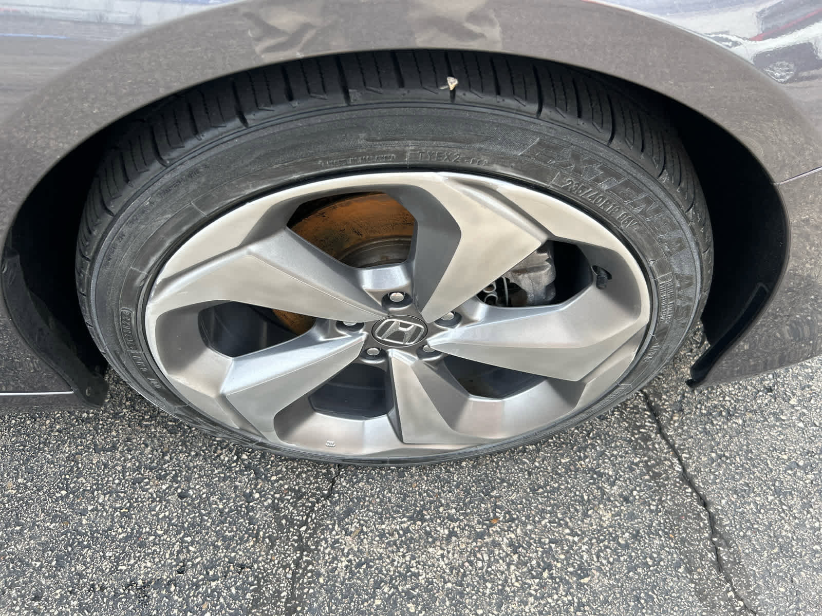 Used 2018 Honda Accord Touring image 11