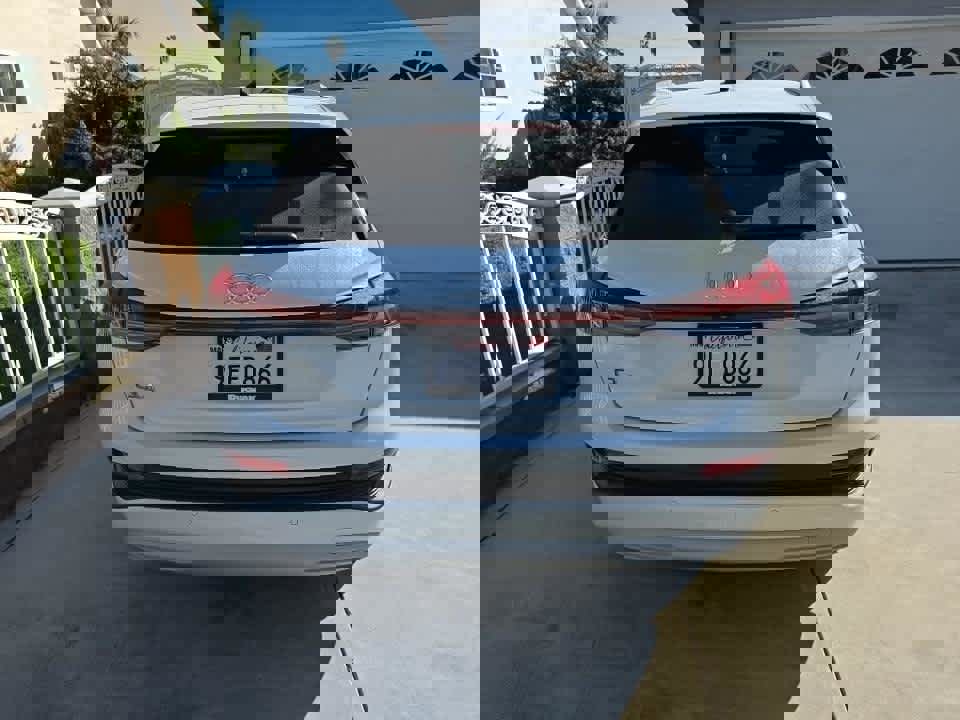 Used 2023 Audi Q4 e-tron Premium Plus w/ Premium Plus image 5