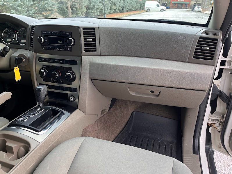 Used 2007 Jeep Grand Cherokee Laredo image 36