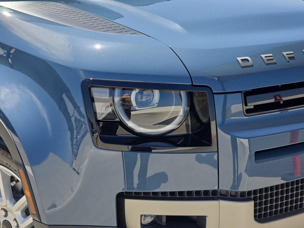 New 2026 Land Rover Defender 110 S AWD/4WD image 32