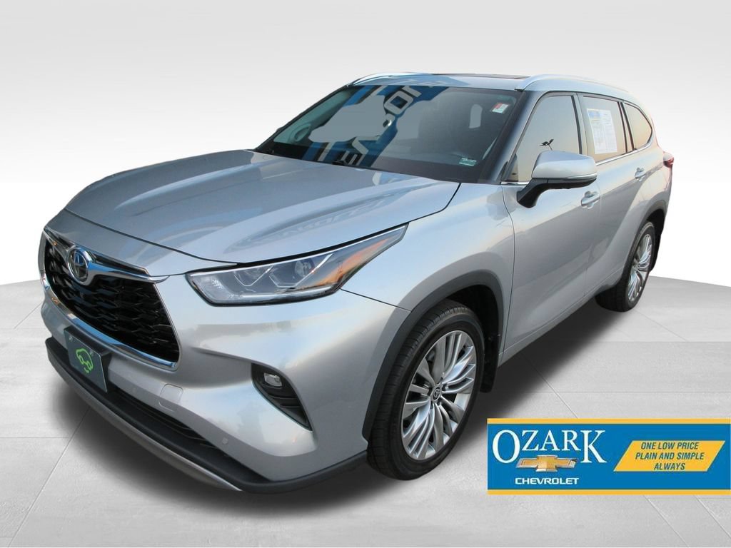 Used 2022 Toyota Highlander Platinum AWD/4WD image 1
