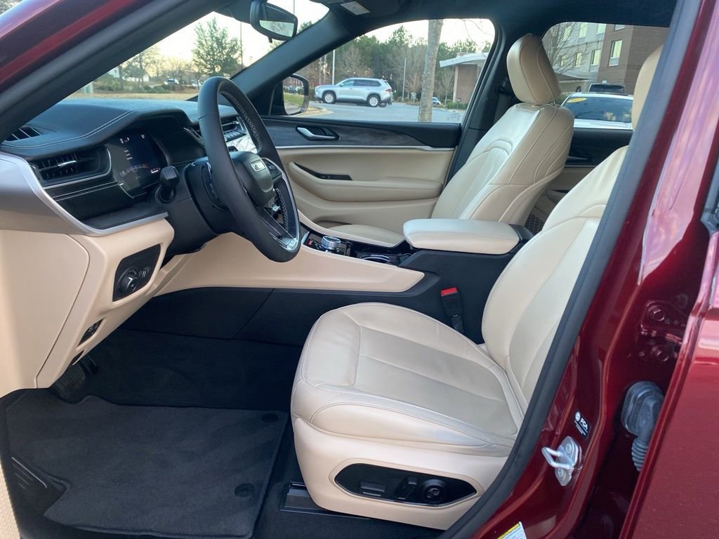 Used 2023 Jeep Grand Cherokee Limited image 15