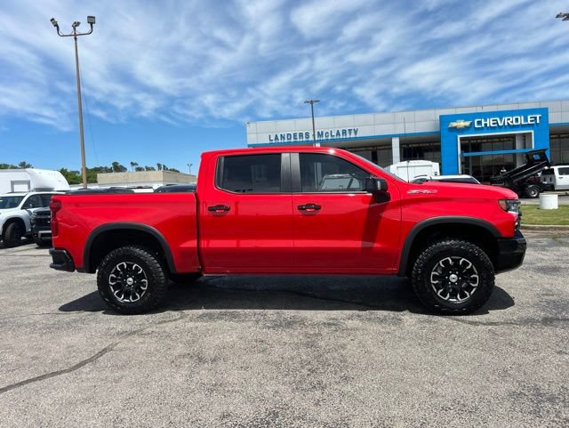 Used 2025 Chevrolet Silverado 1500 ZR2 AWD/4WD image 2