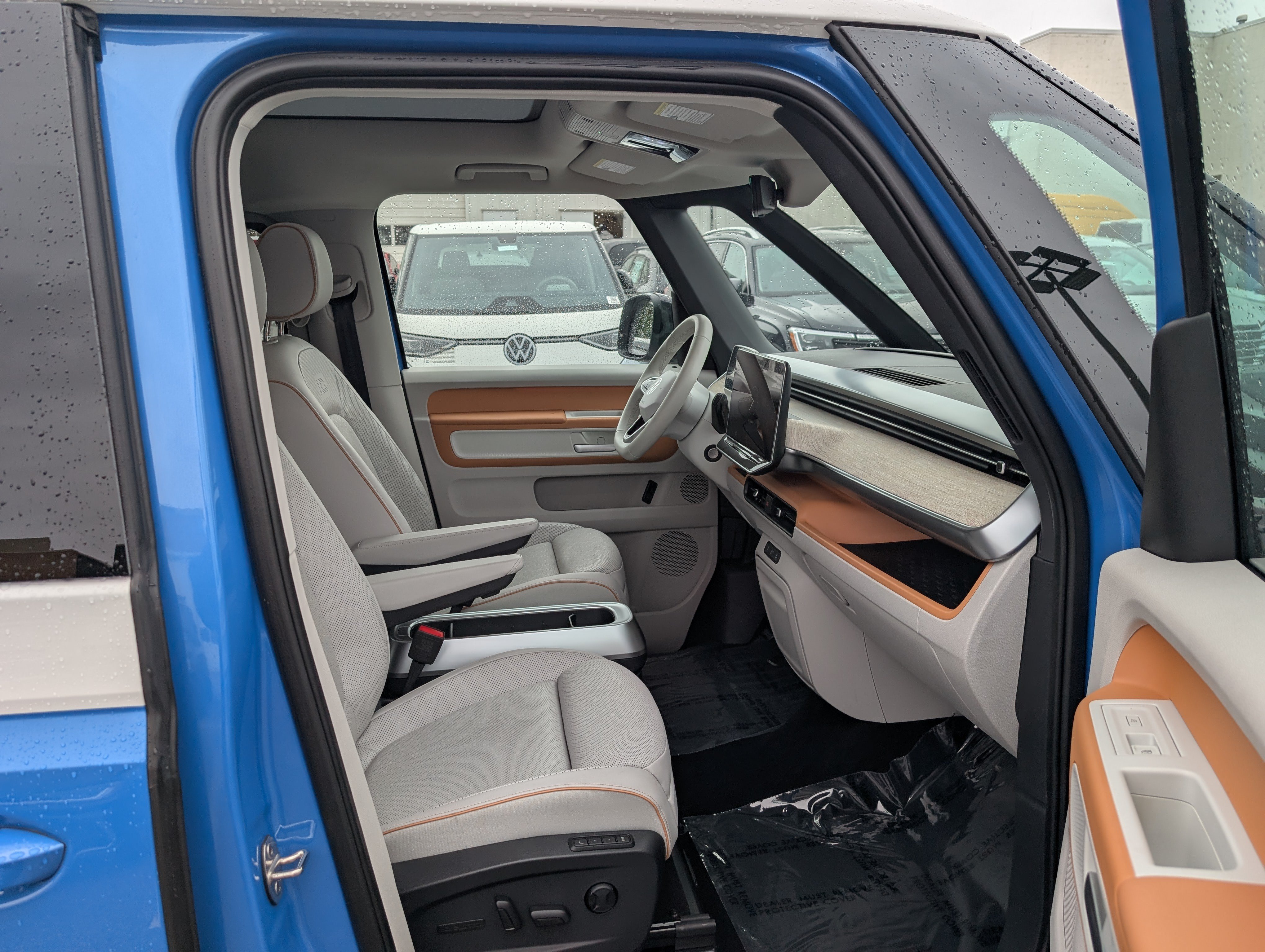 Used 2025 Volkswagen ID. Buzz Pro S Plus AWD/4WD image 10