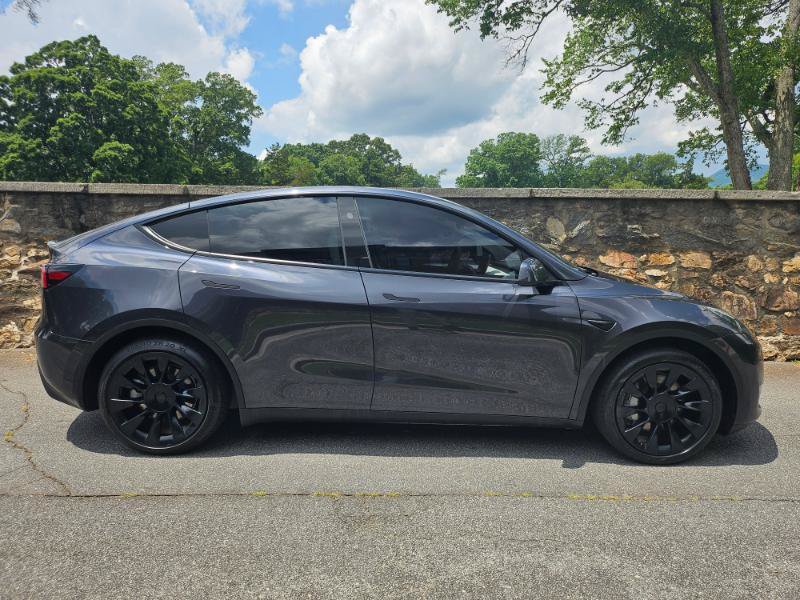 Used 2024 Tesla Model Y Long Range RWD image 10
