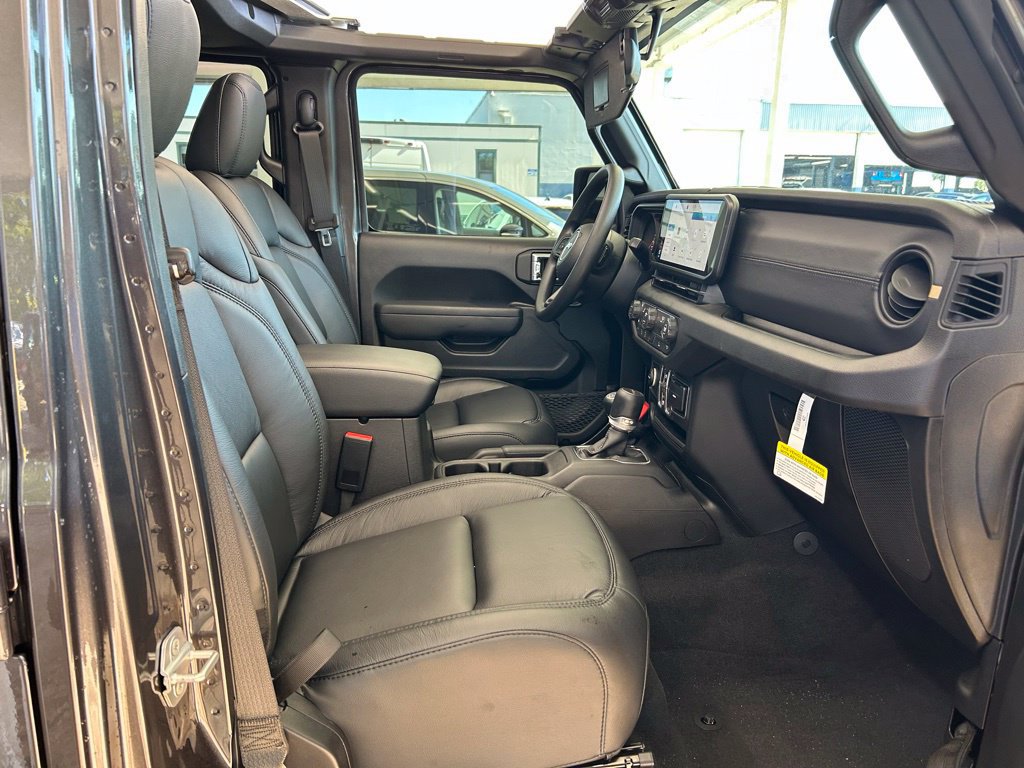 New 2026 Jeep Gladiator Sport AWD/4WD image 34
