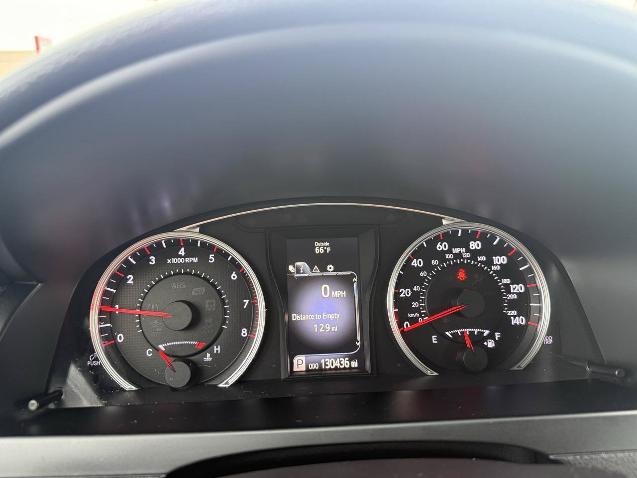 Used 2017 Toyota Camry SE w/ Moonroof Package FWD image 19