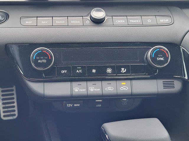 New 2025 Hyundai Elantra SEL FWD image 22