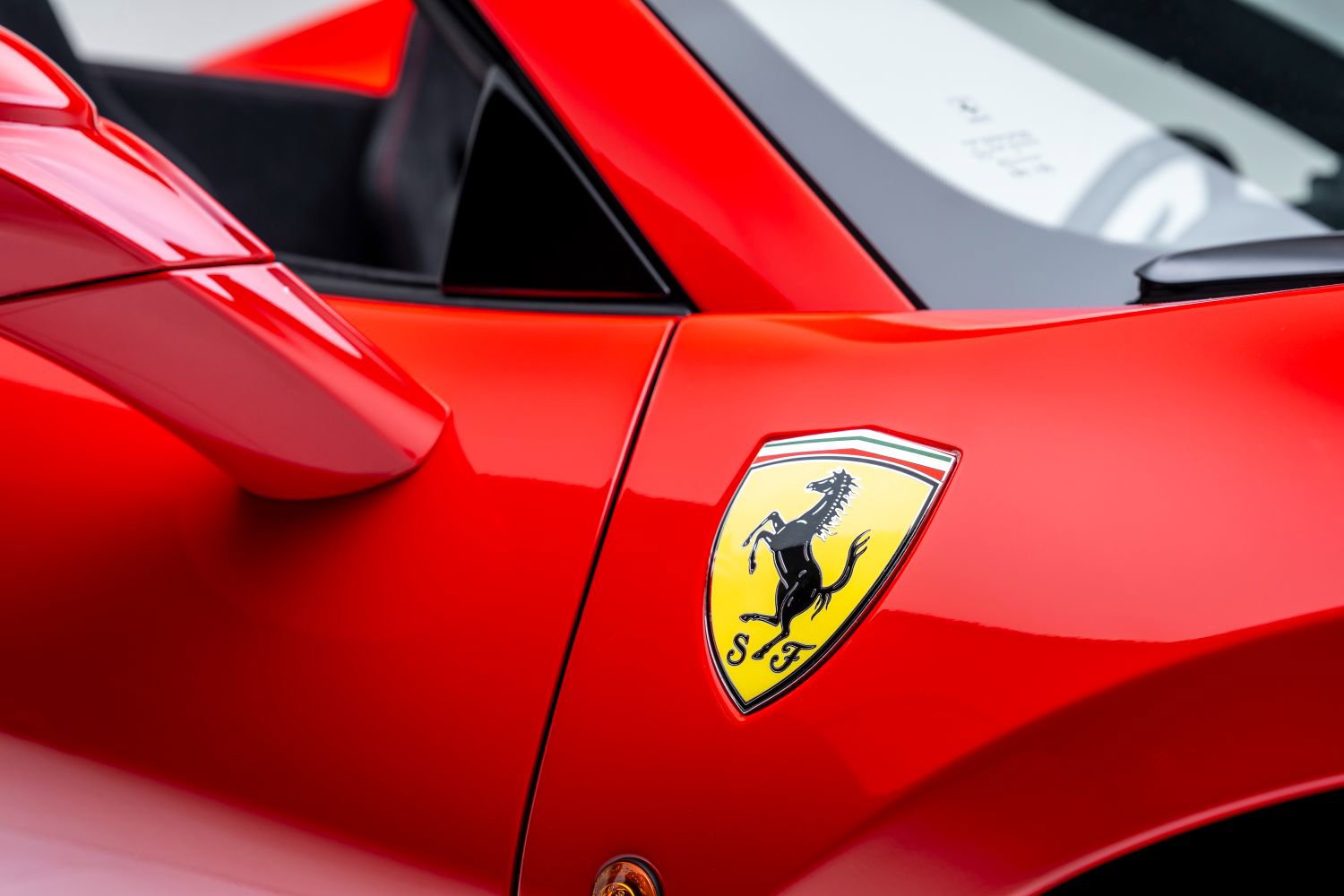 Used 2020 Ferrari 488 Pista Spider image 39