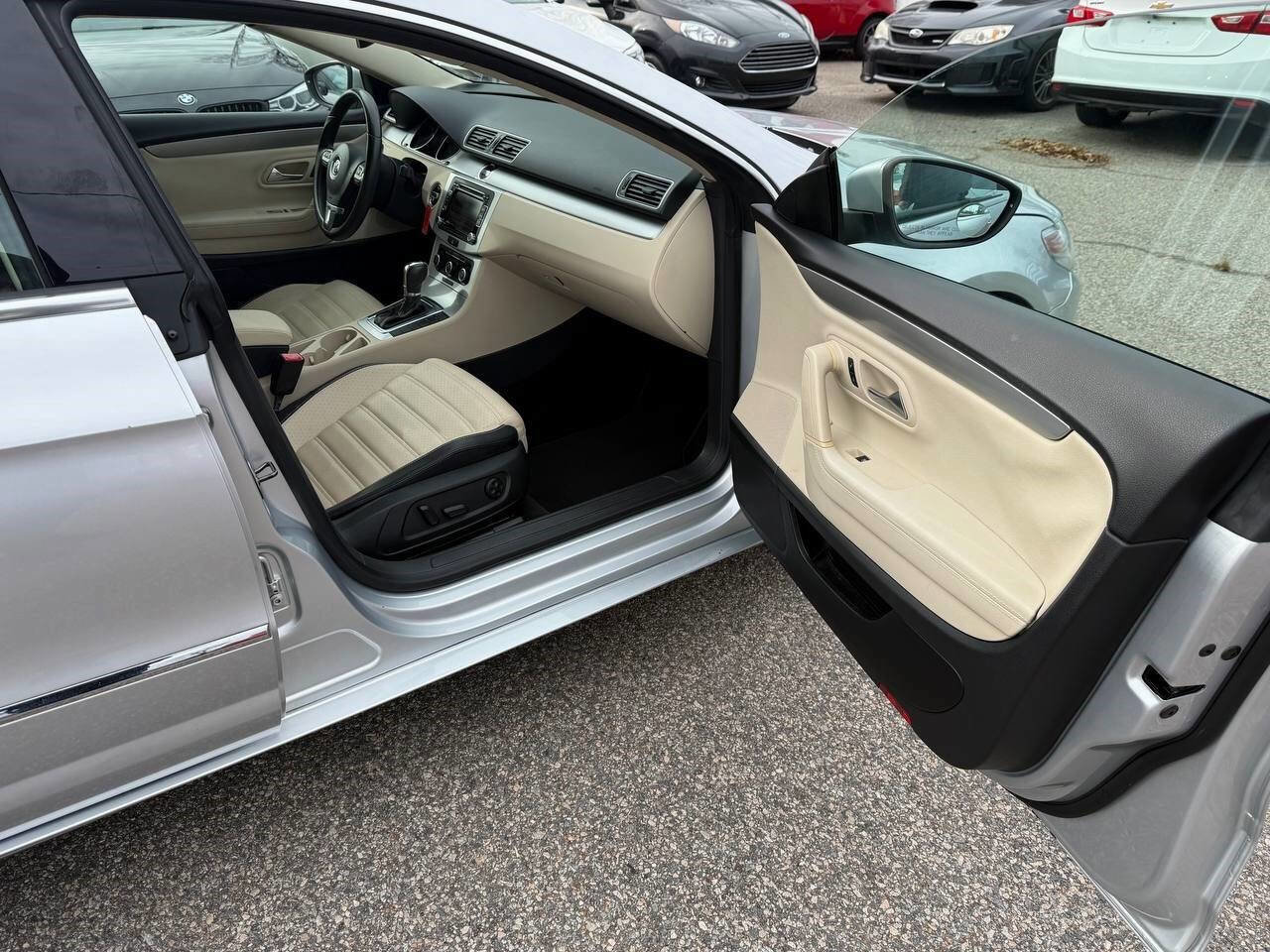 Used 2012 Volkswagen CC Sport image 15