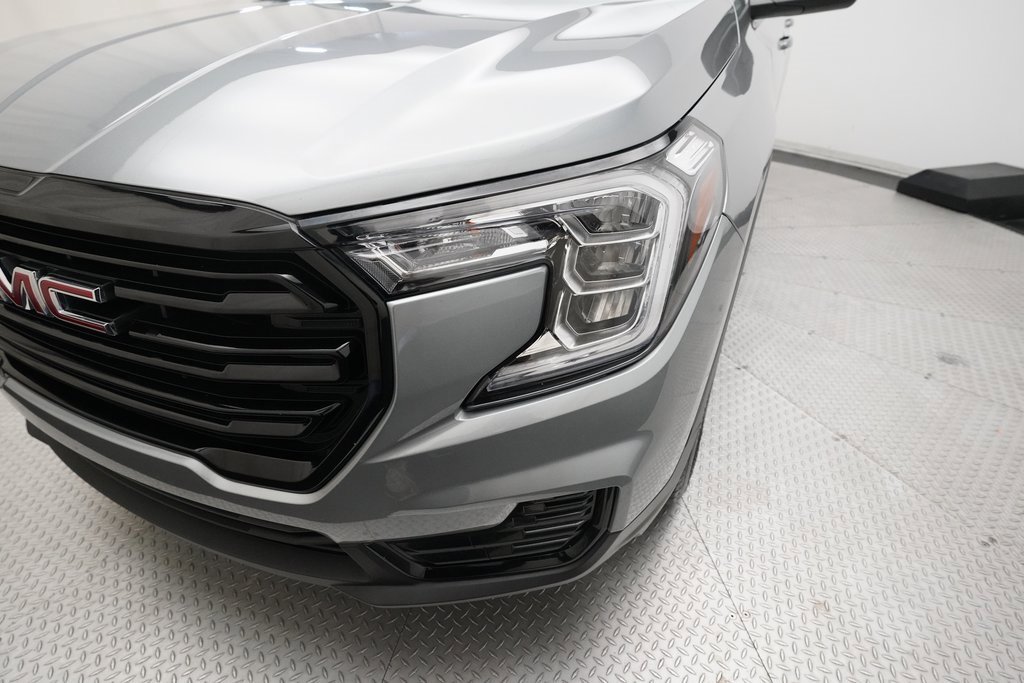 Used 2023 GMC Terrain SLE w/ Driver Convenience Package image 22