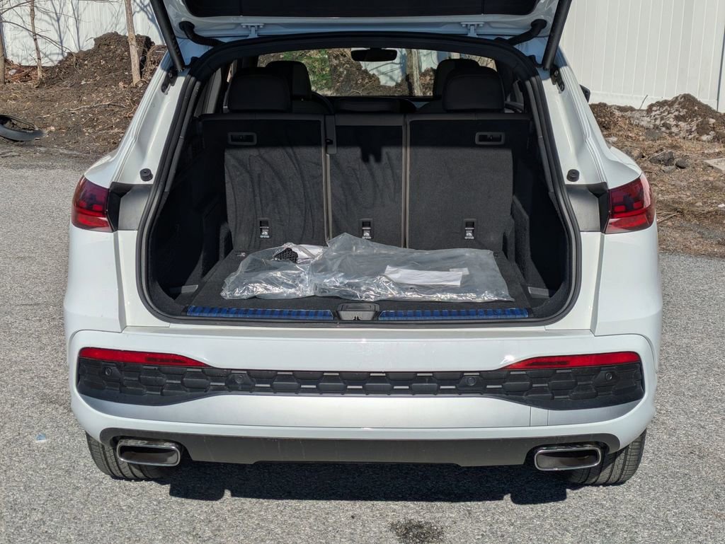 Certified 2025 Audi Q5 Premium w/ Convenience Package image 20