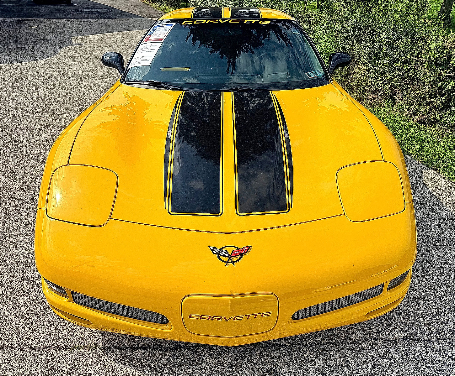 Used 2004 Chevrolet Corvette Z06 w/ Memory Package RWD image 11