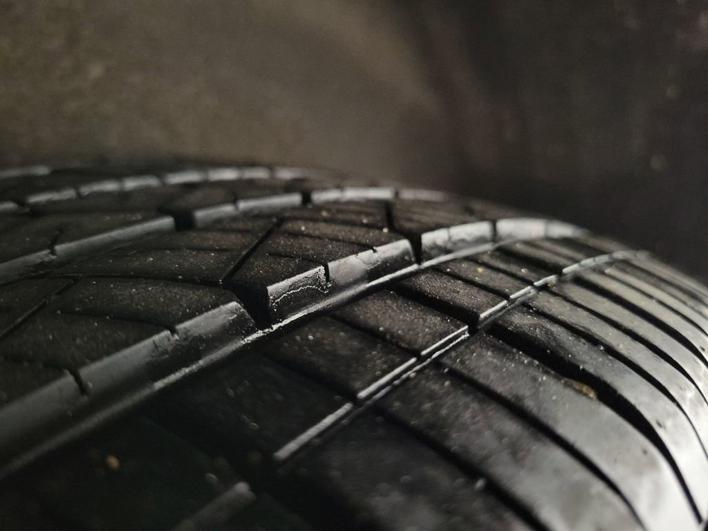 Used 2017 Chrysler Pacifica Touring Plus w/ Tire & Wheel Group image 12