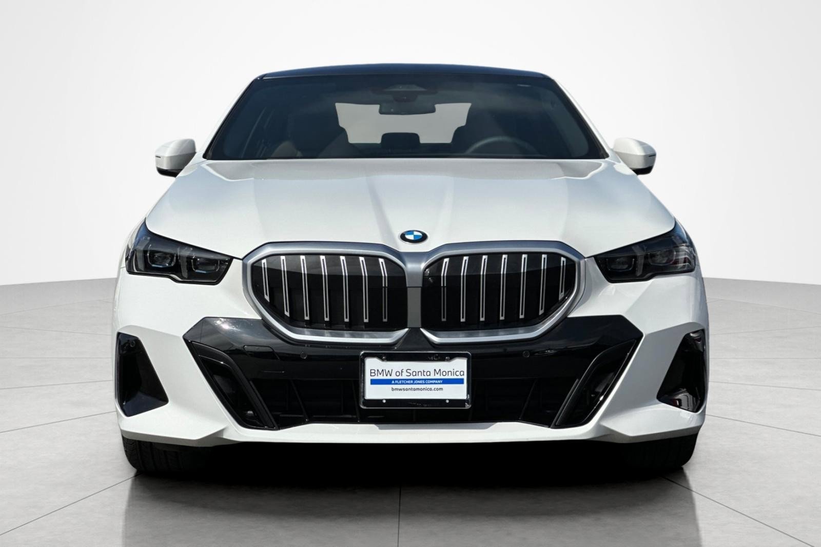 Used 2024 BMW 530i xDrive w/ Executive Package AWD/4WD image 8