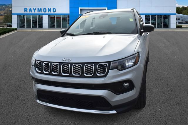 Used 2025 Jeep Compass Limited image 7
