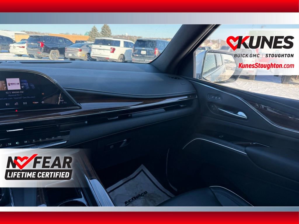 Used 2024 Cadillac Escalade ESV Premium Luxury image 45