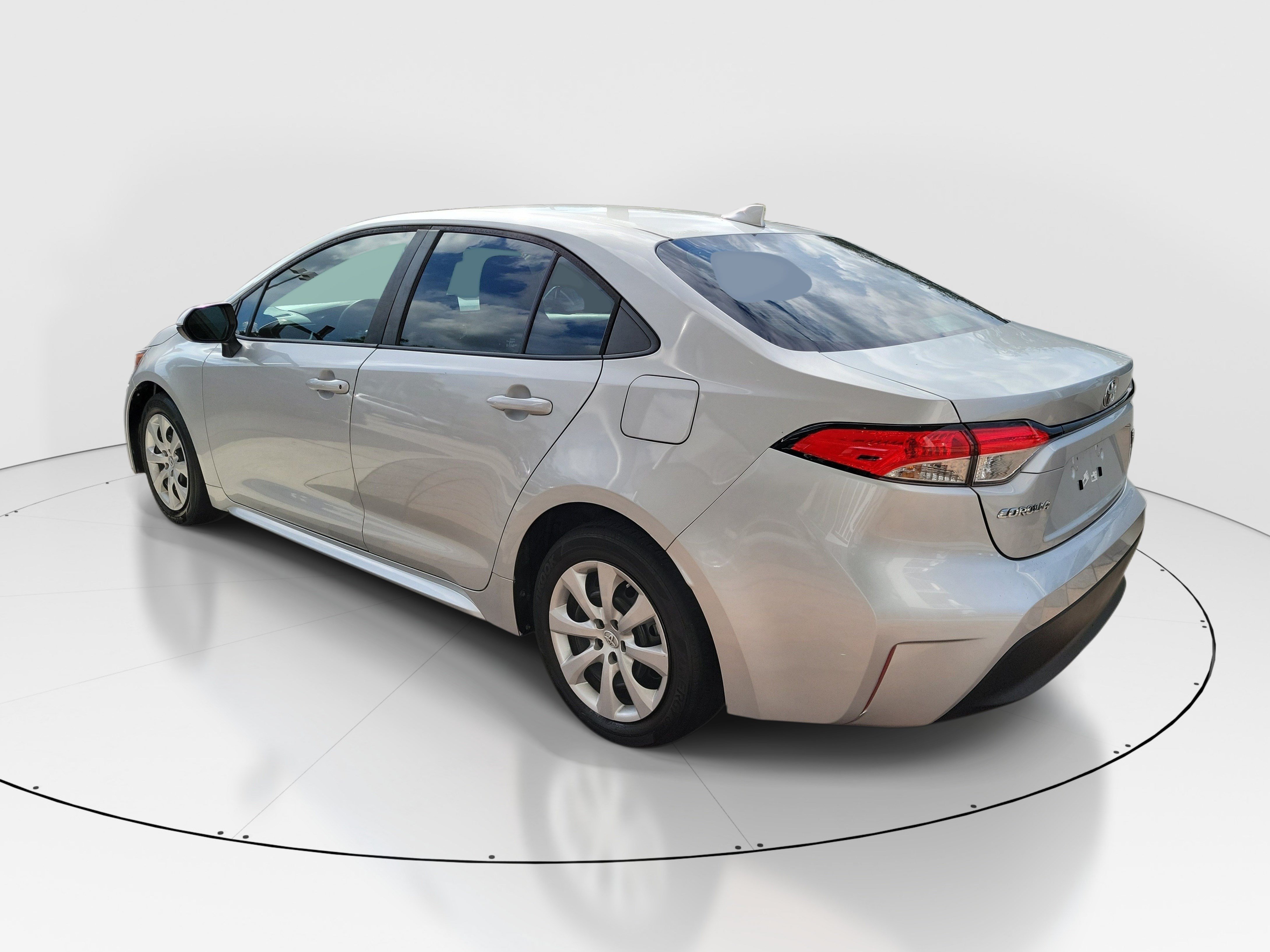 Used 2023 Toyota Corolla LE FWD image 5