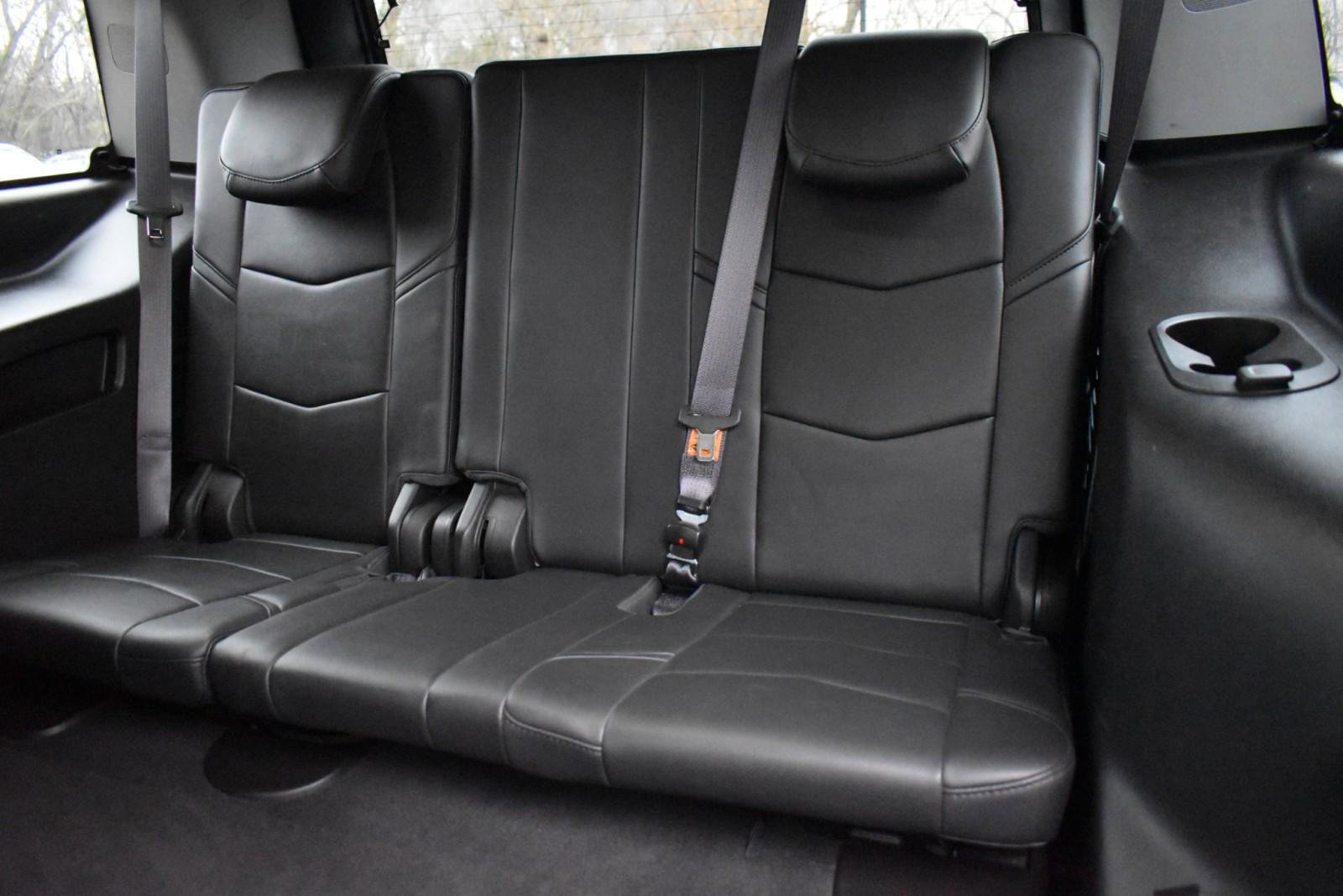 Used 2017 Cadillac Escalade Luxury image 41