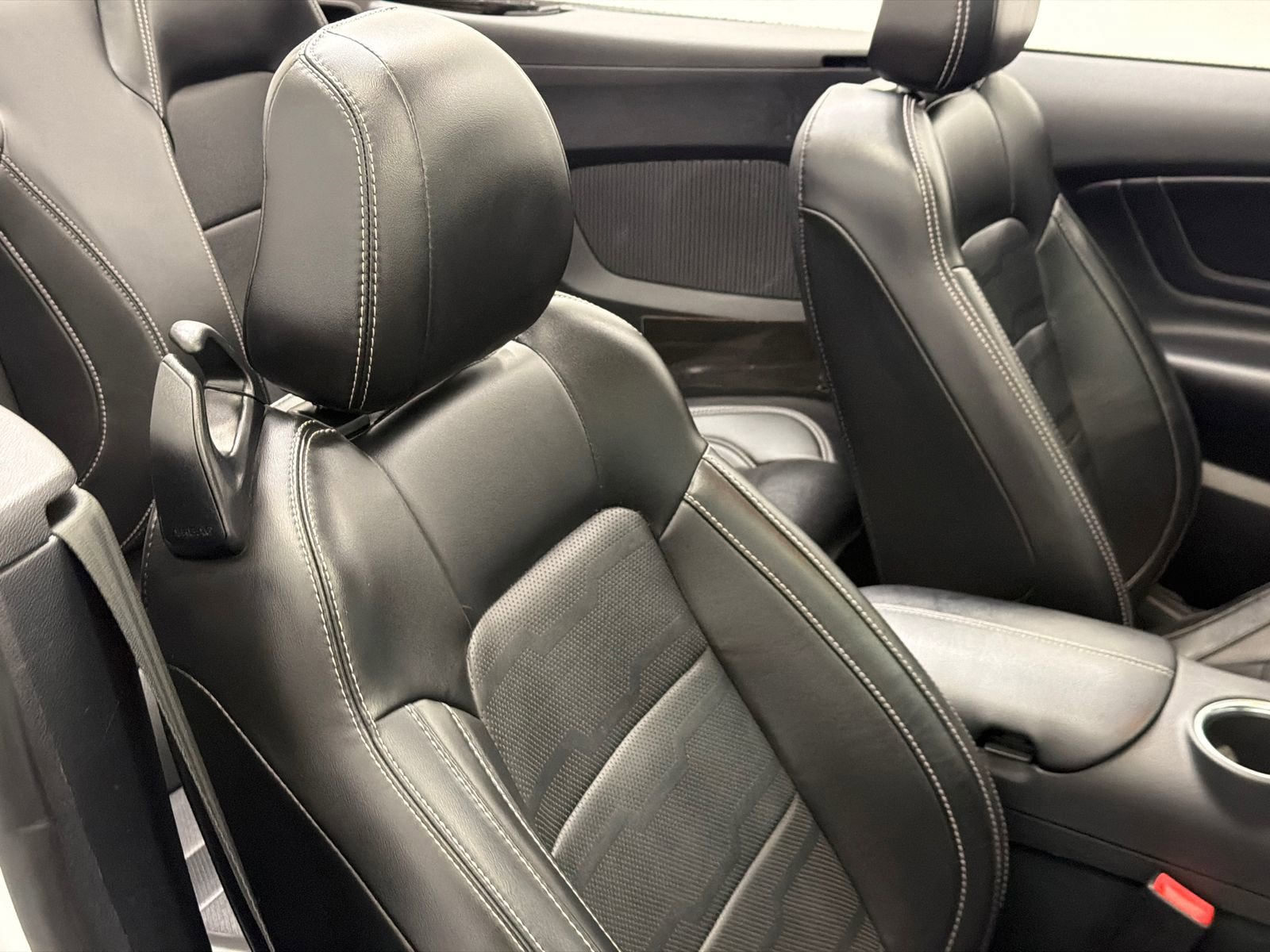 Used 2021 Ford Mustang GT Premium w/ Equipment Group 401A image 9