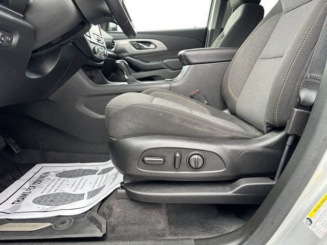 Used 2020 Chevrolet Traverse LT w/ LPO, Black Accent Package image 13