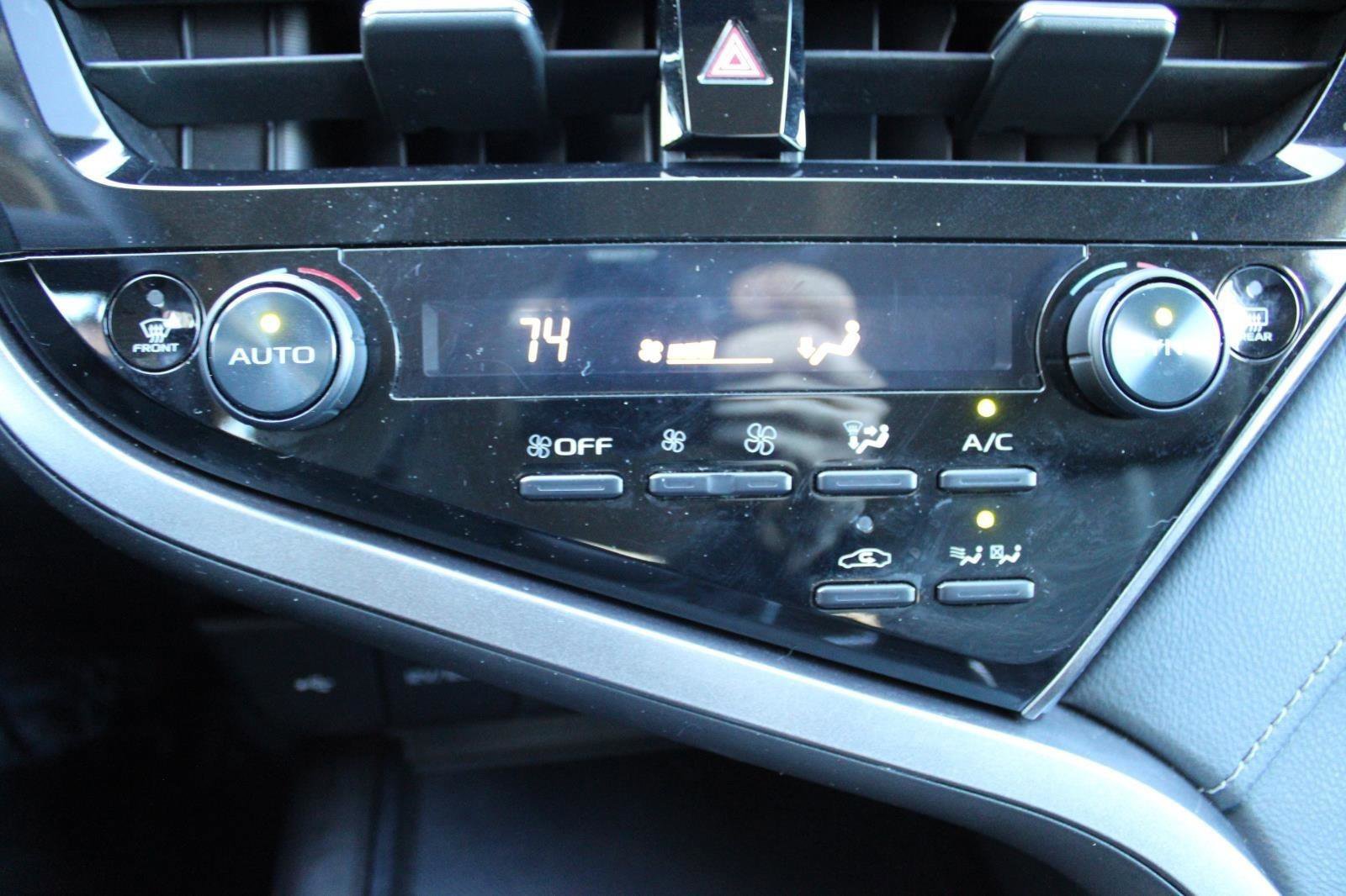 Used 2021 Toyota Camry LE image 18