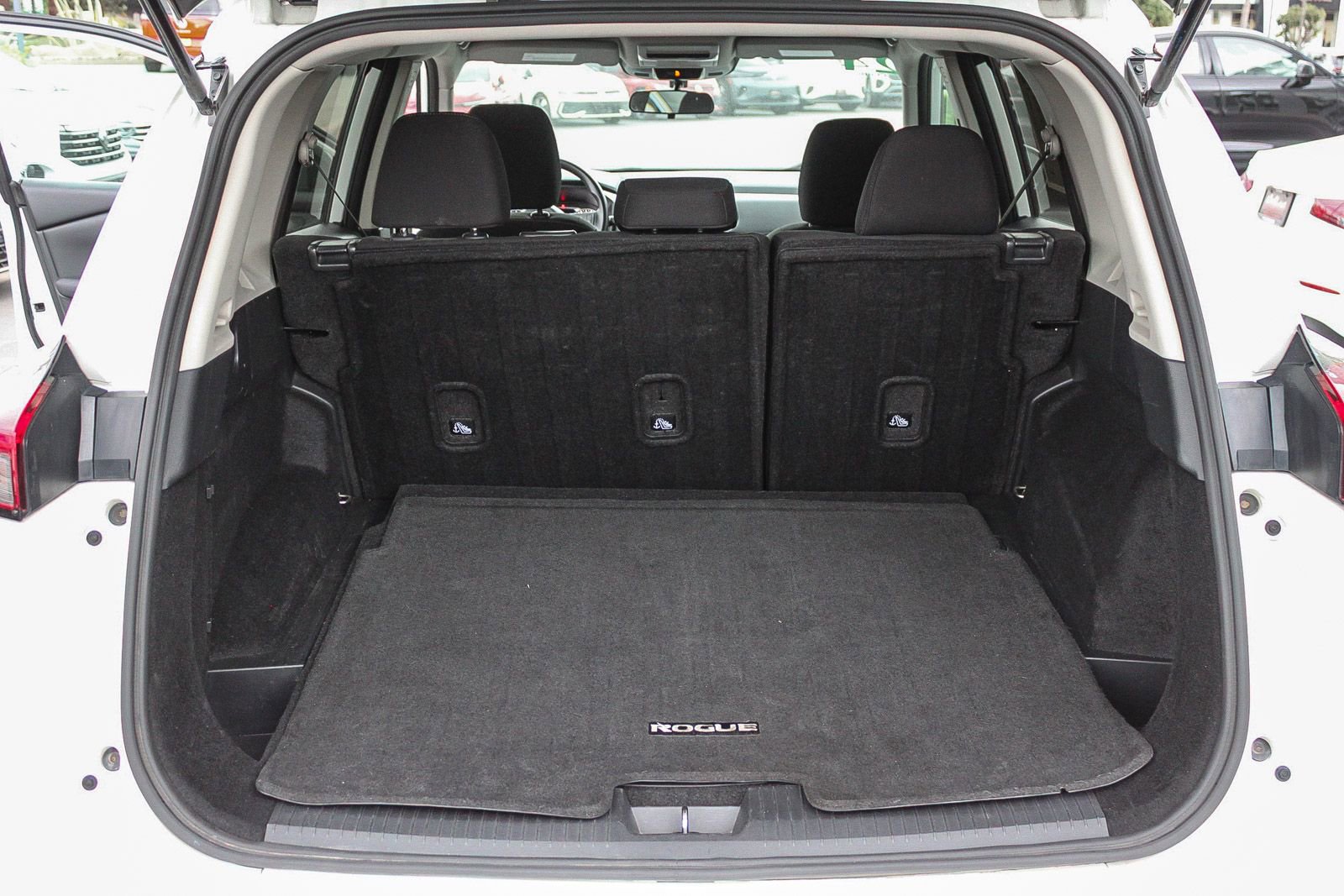 Used 2024 Nissan Rogue S image 26