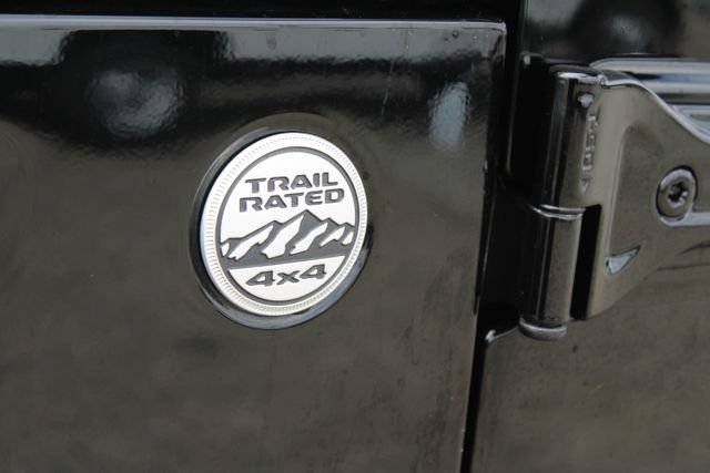 Used 2022 Jeep Wrangler Unlimited Sahara AWD/4WD image 7