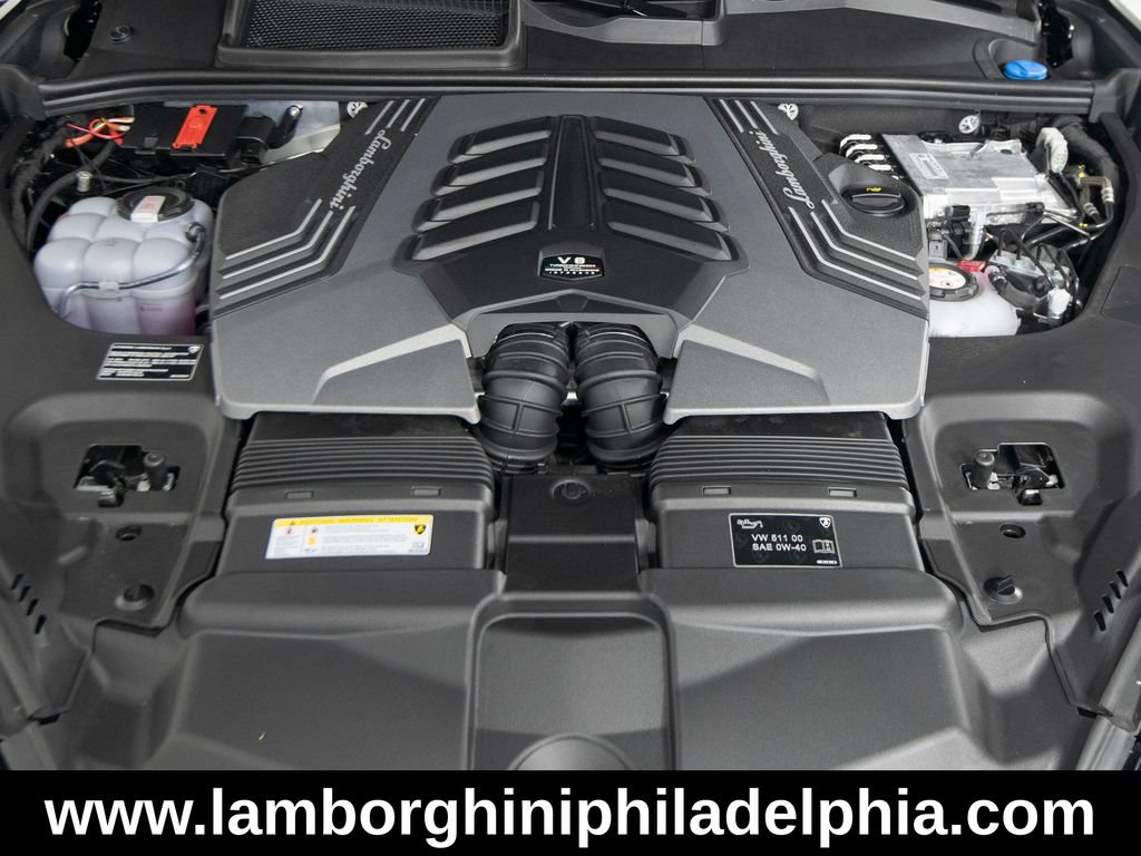 Used 2025 Lamborghini Urus SE AWD/4WD image 46
