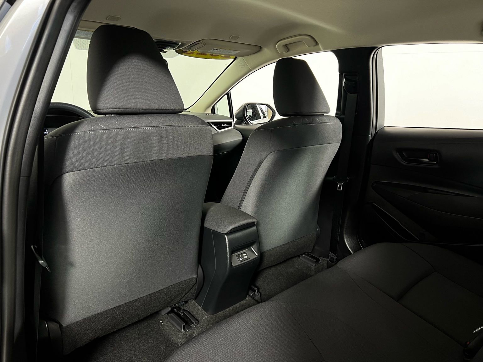 Used 2025 Toyota Corolla LE image 19