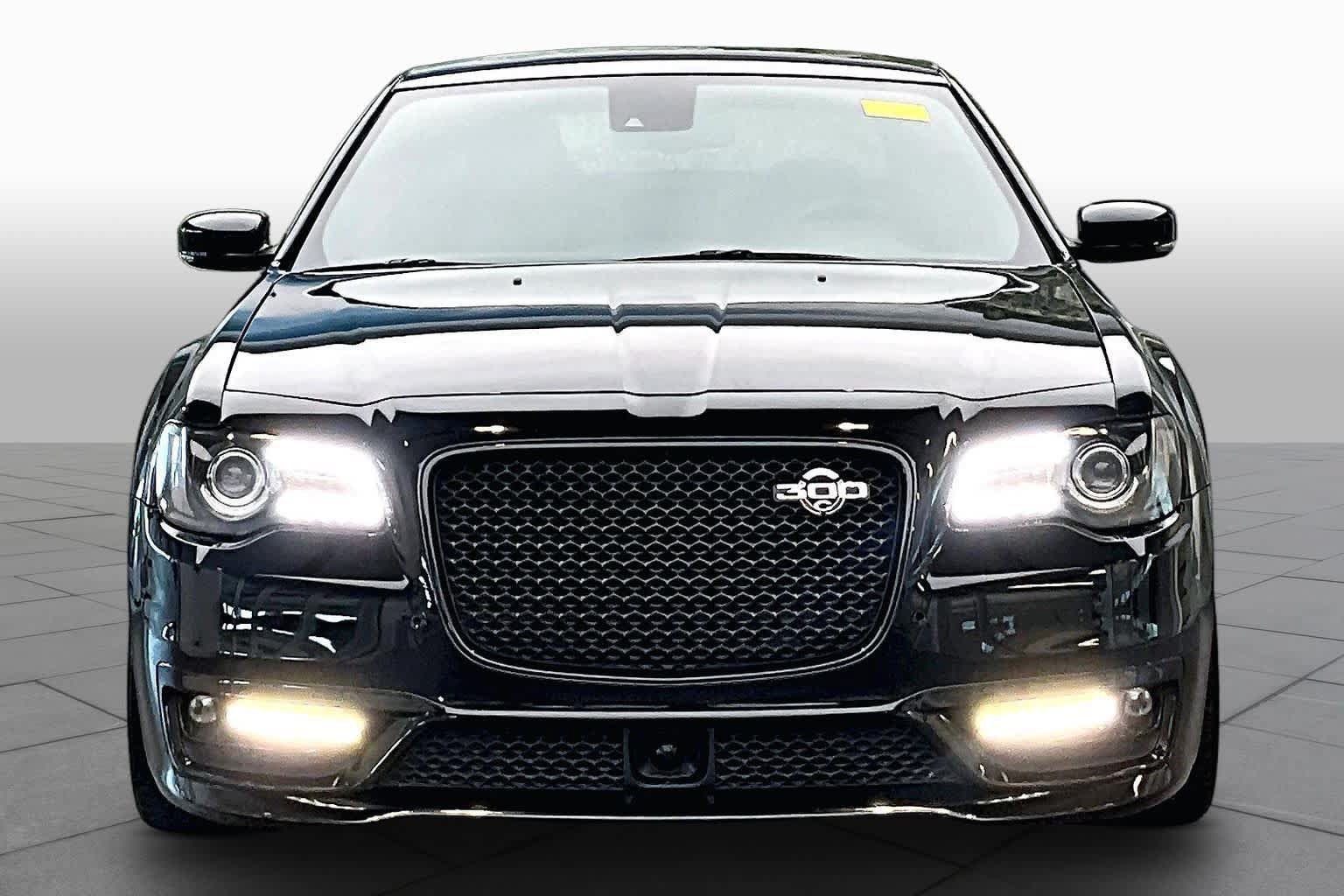 Used 2023 Chrysler 300 C RWD image 4