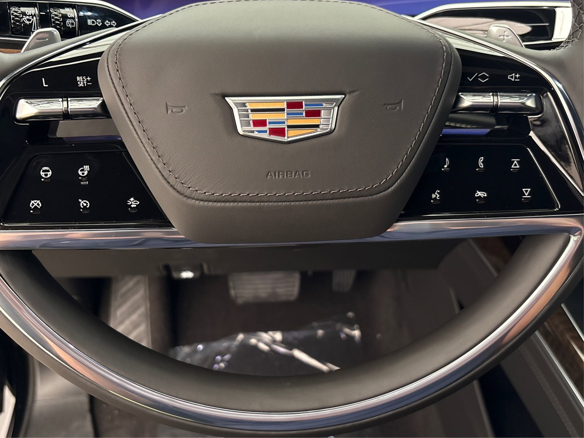 New 2025 Cadillac Escalade ESV Sport Platinum image 28