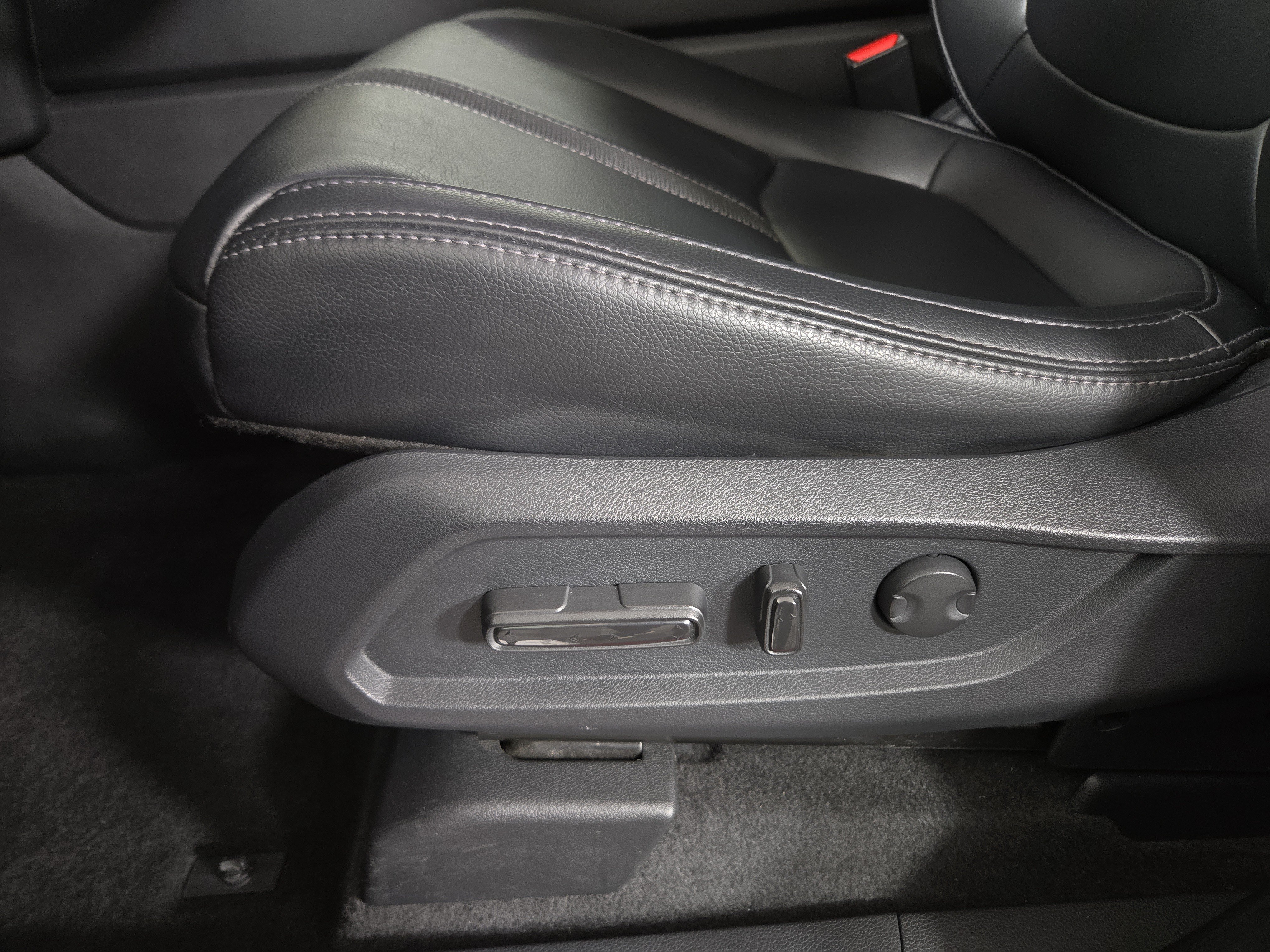 Used 2023 Honda Pilot Touring image 32