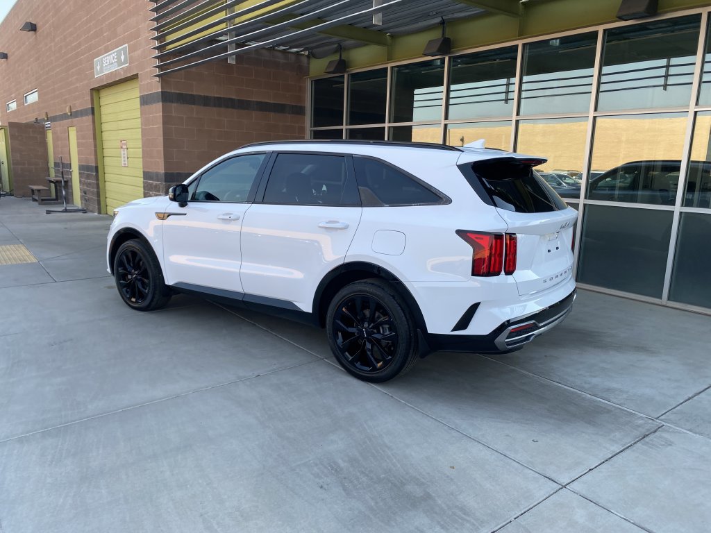 Used 2022 Kia Sorento SX image 3