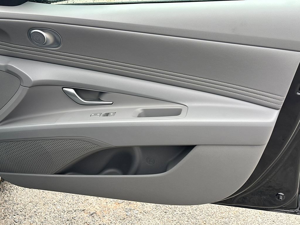 New 2025 Hyundai Elantra Sport image 14