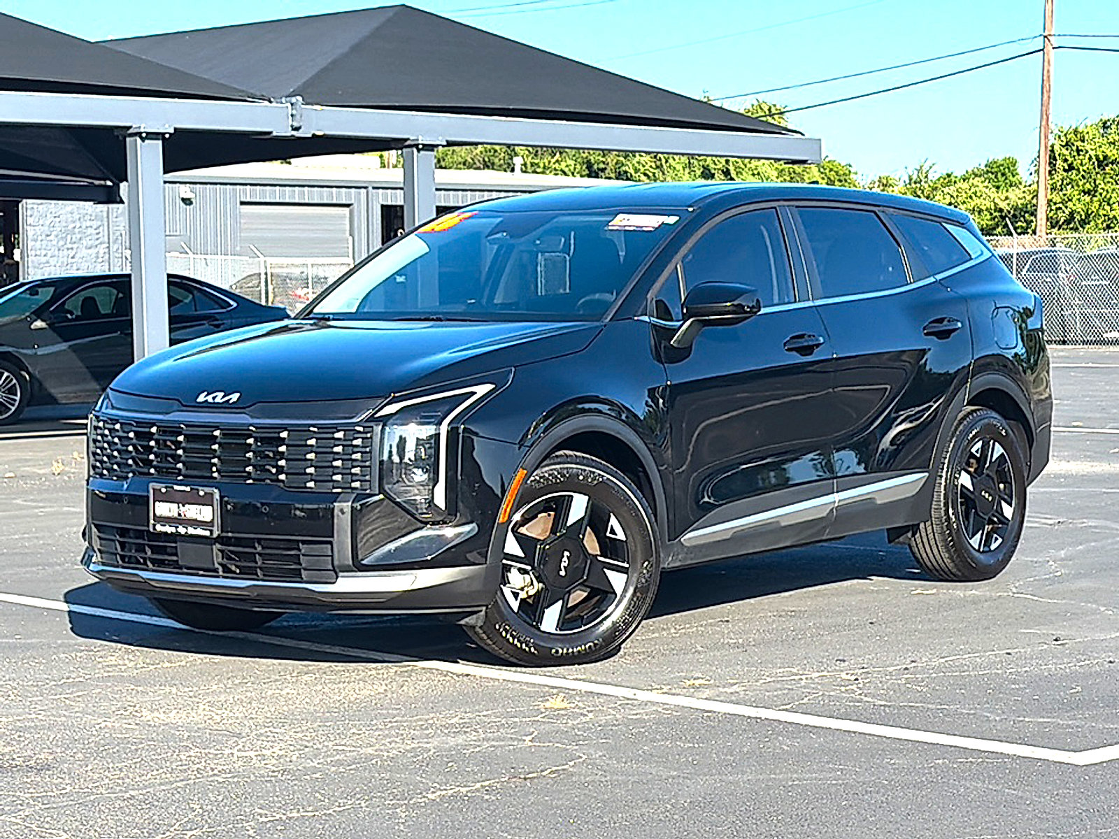 Used 2026 Kia Sportage LX FWD image 2